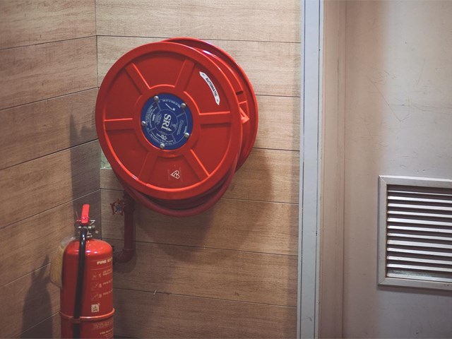 ¿Son obligatorios los elementos de protección pasiva contra incendios en una vivienda?